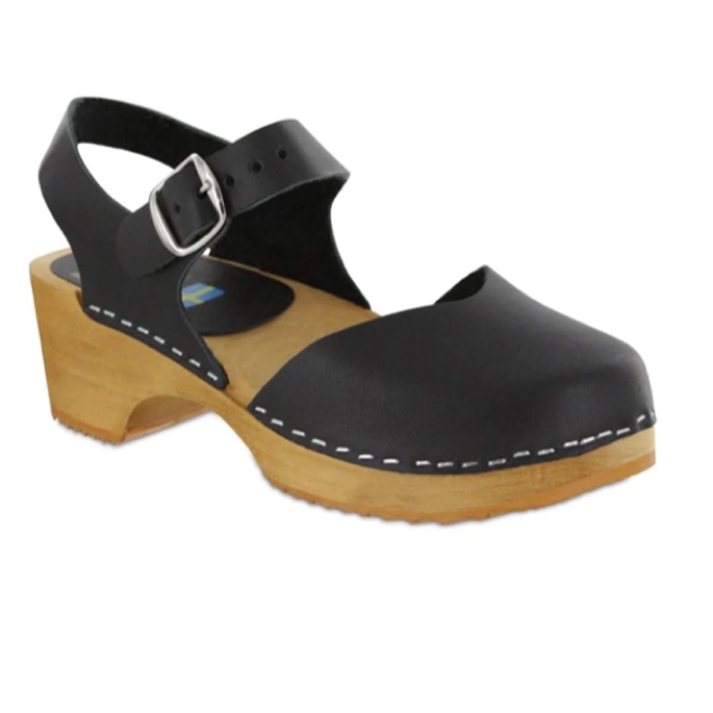 MIA clogs